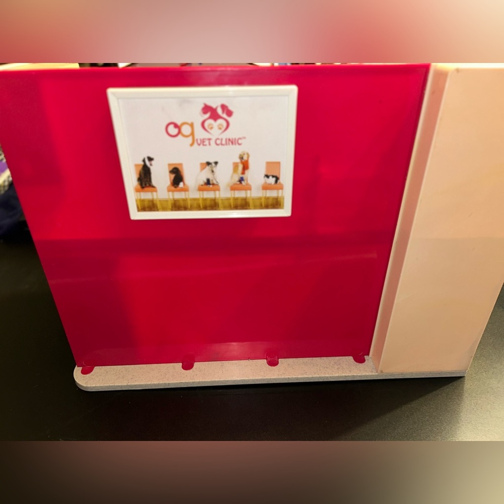 Our Generation Pink Play Veterinary Clinic Playset - Picture 13 of 13